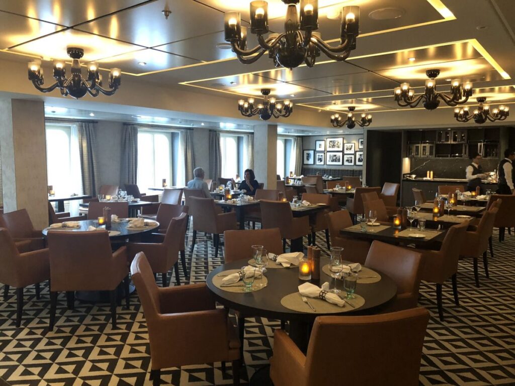 norstratiamrestaurant. com