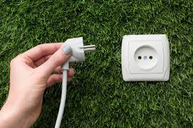 why are there two draun plugs on homelite uv80522